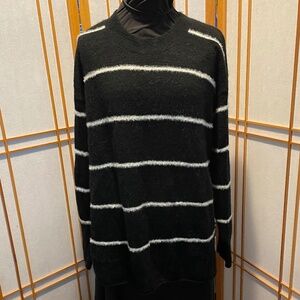 Womens EVRI black and white striped sweater - size 1X